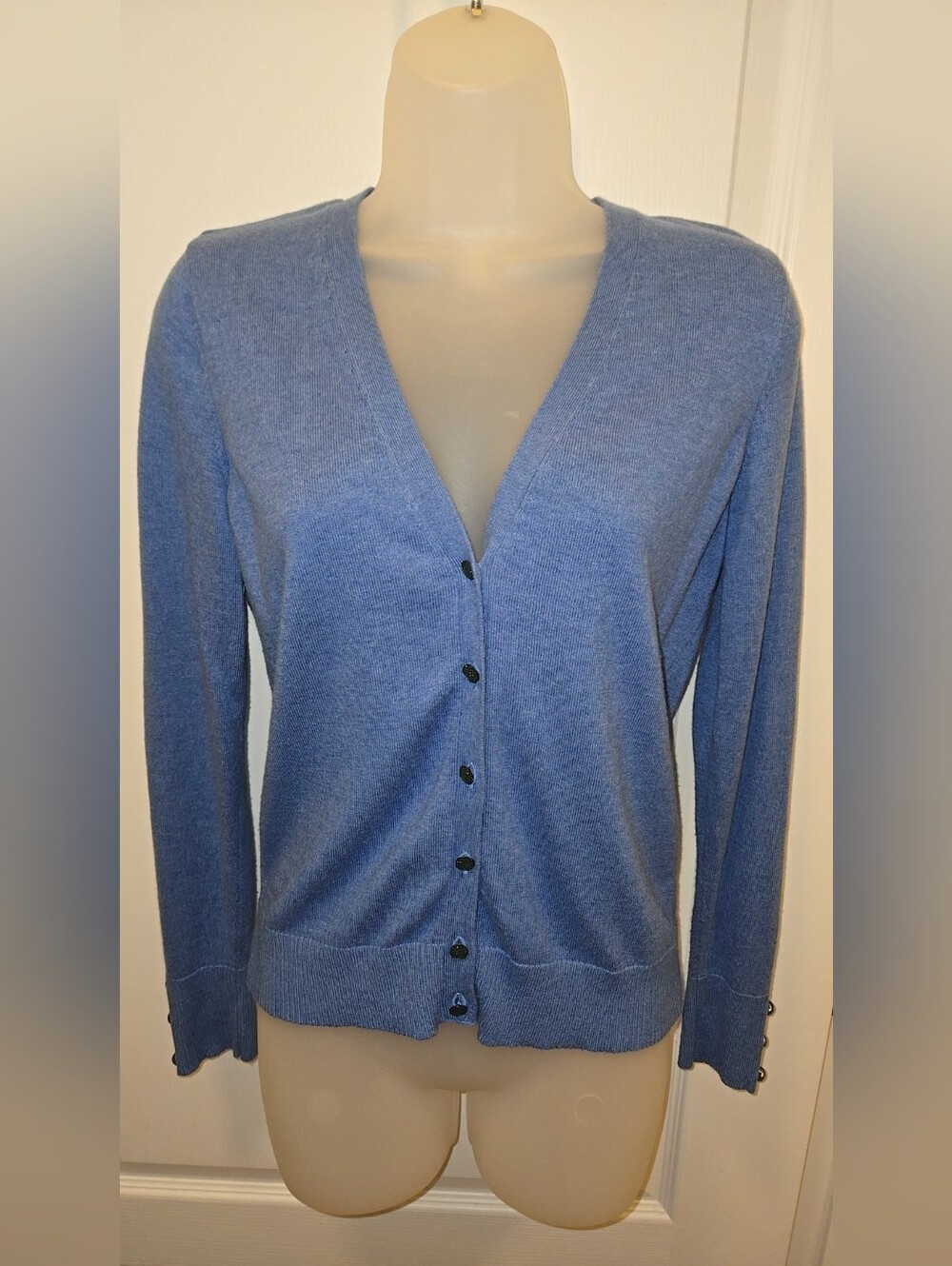 New York & Company Blue V-Neck Button-Front Knit Cardigan Sweater Size M